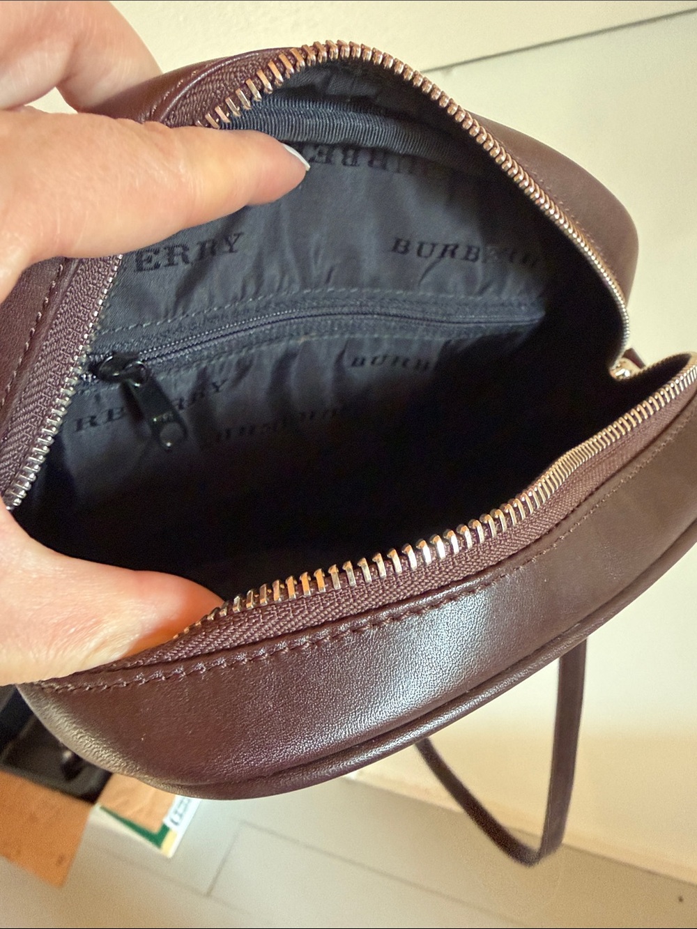 🤎 Burberry 🤎Brown Leather & Beige Nova Check Messenger / Camera Bag - Picture 4 of 6